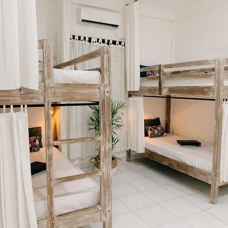 Surfers House Otel Kuta Lombok Dış mekan fotoğraf