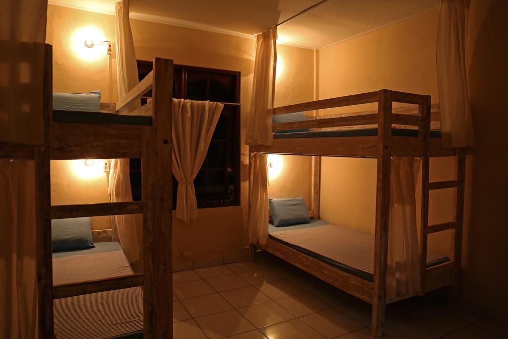 Surfers House Otel Kuta Lombok Dış mekan fotoğraf