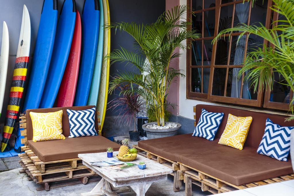 Surfers House Otel Kuta Lombok Dış mekan fotoğraf