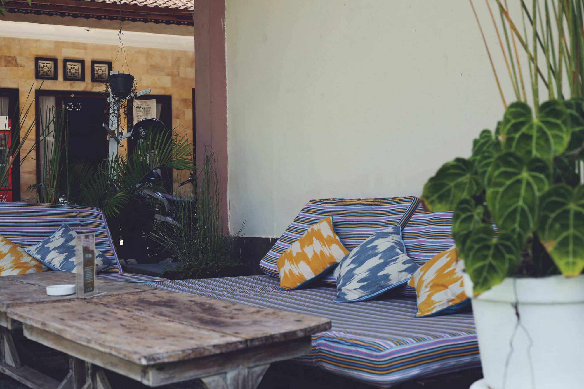 Surfers House Otel Kuta Lombok Dış mekan fotoğraf