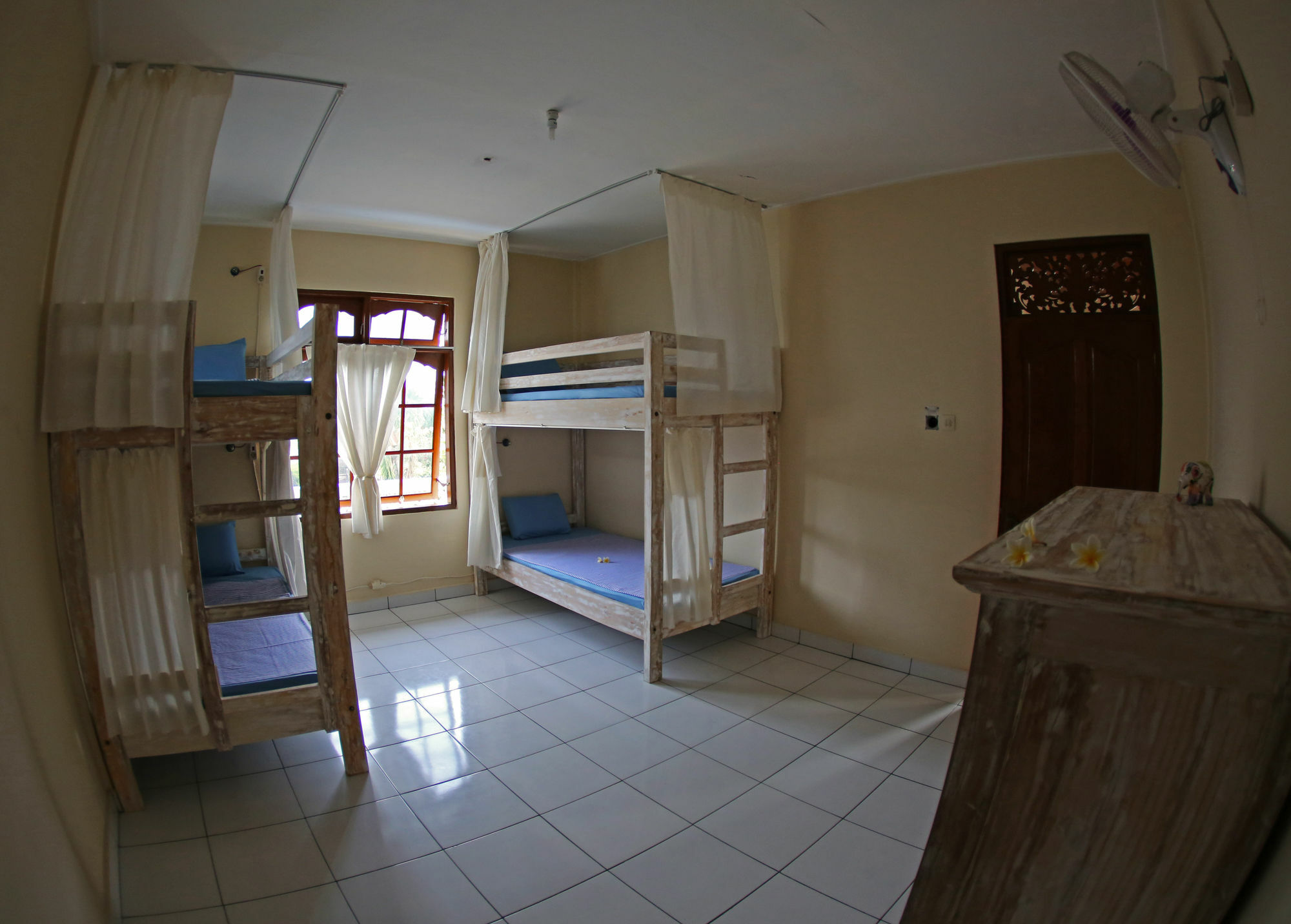 Surfers House Otel Kuta Lombok Dış mekan fotoğraf