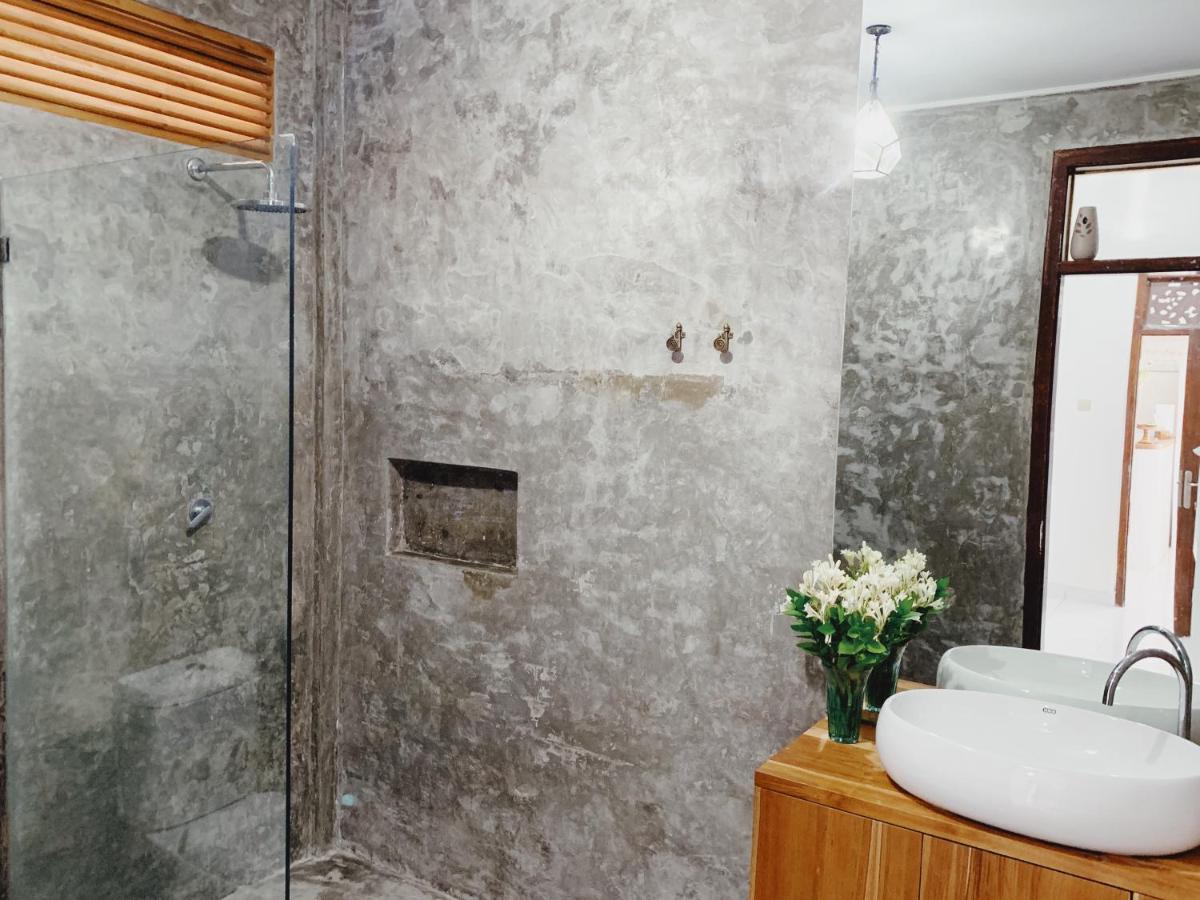 Surfers House Otel Kuta Lombok Dış mekan fotoğraf
