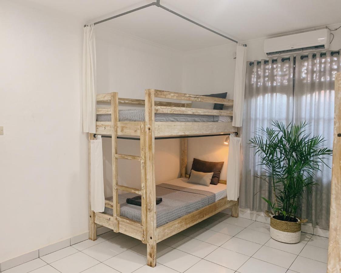 Surfers House Otel Kuta Lombok Dış mekan fotoğraf