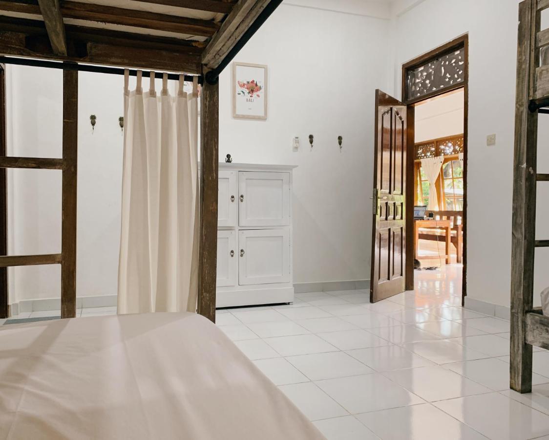 Surfers House Otel Kuta Lombok Dış mekan fotoğraf