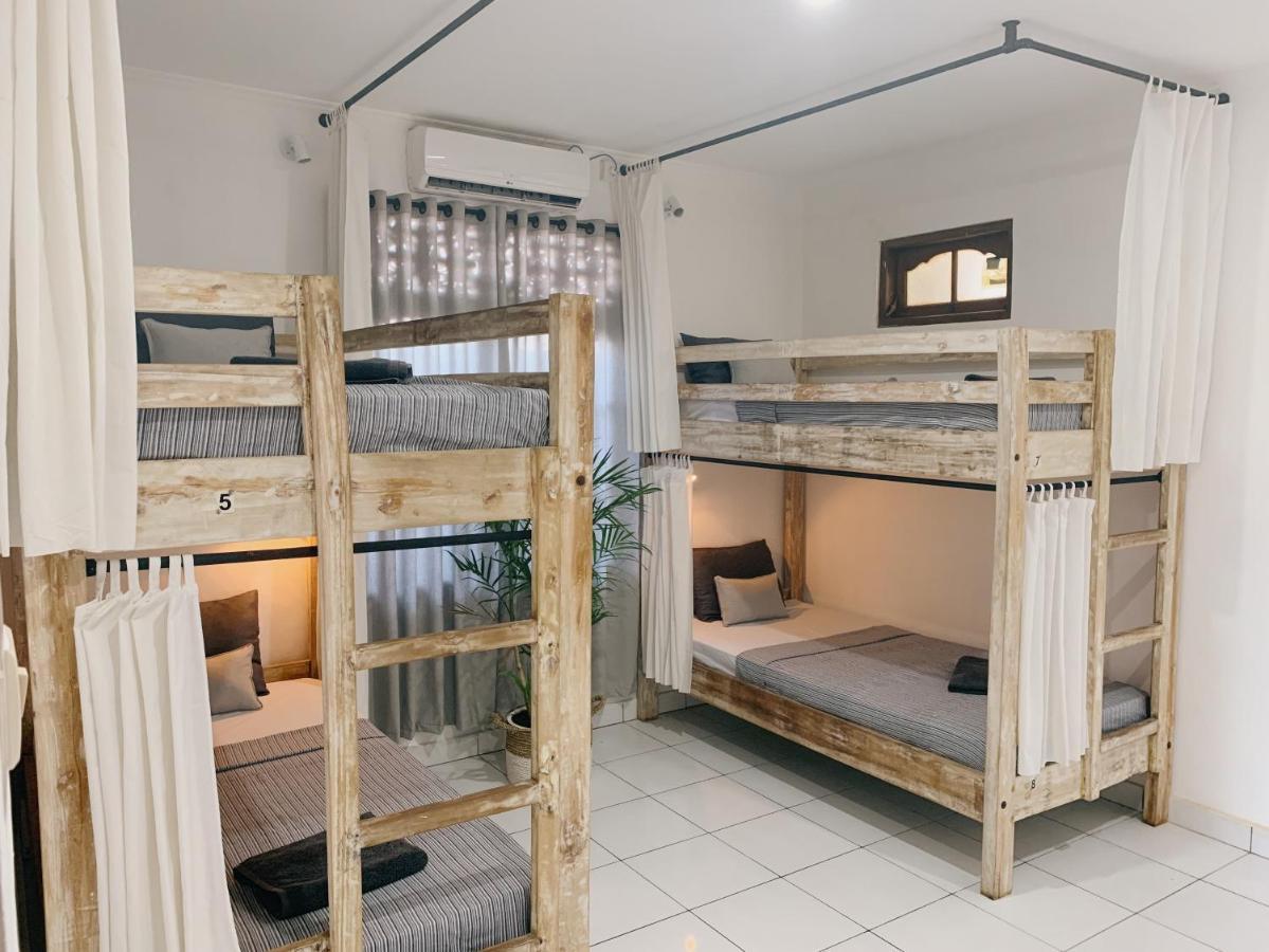 Surfers House Otel Kuta Lombok Dış mekan fotoğraf