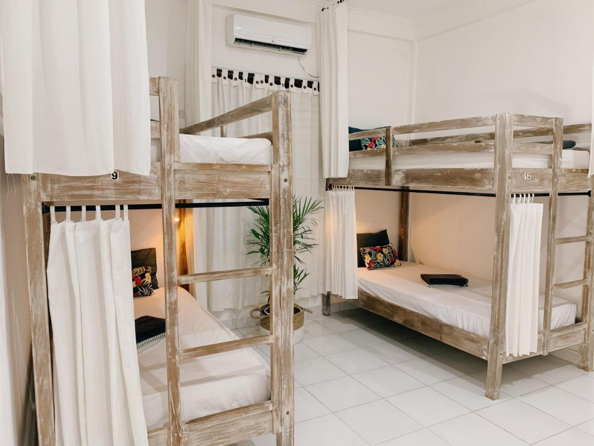 Surfers House Otel Kuta Lombok Dış mekan fotoğraf